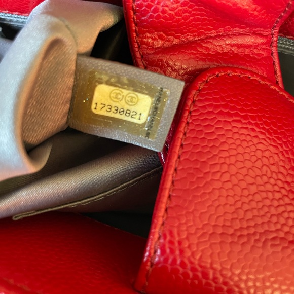 RARE!!! CHANEL PST XL RED QUILTED CAVIAR - Picture 13 of 16